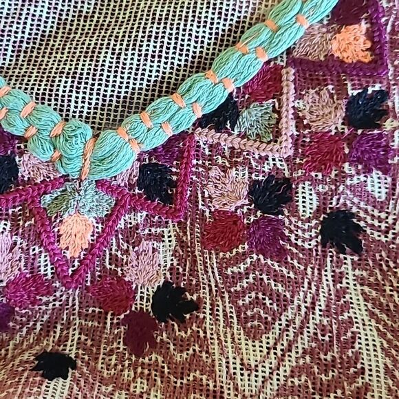 Akemi + Kin Top - Picture 4 of 7